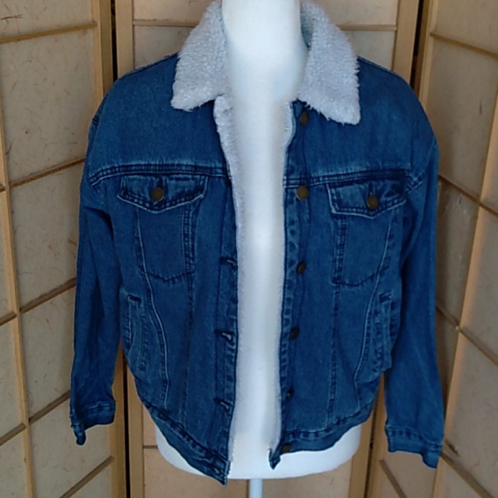 Forever 21 denim jacket sz s